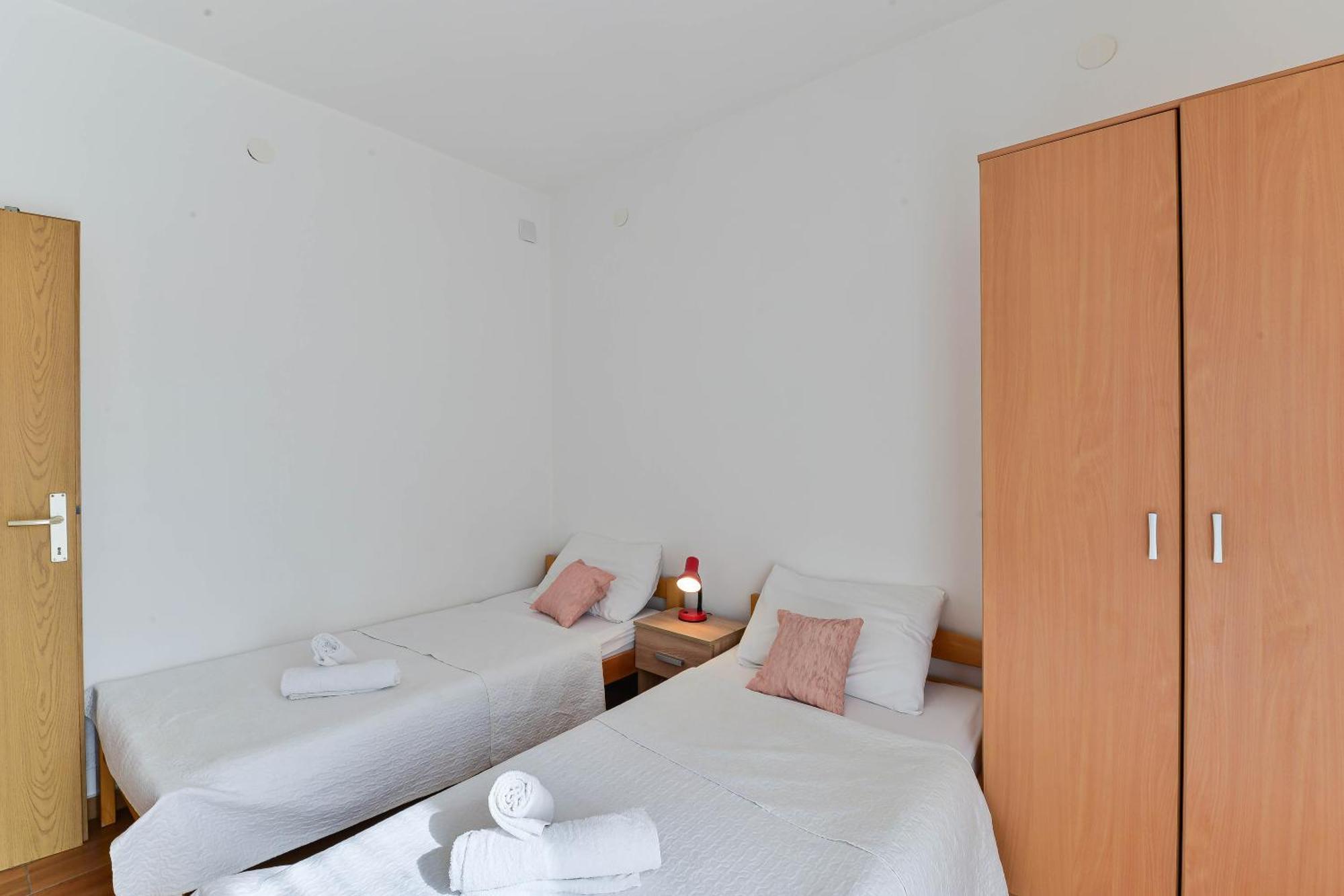 Apartments Citrus Туран Екстериор снимка