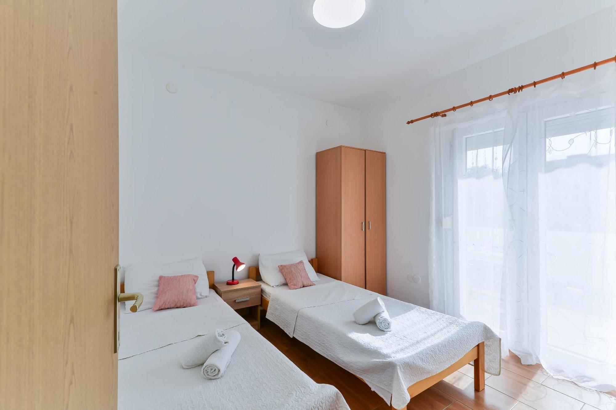Apartments Citrus Туран Екстериор снимка